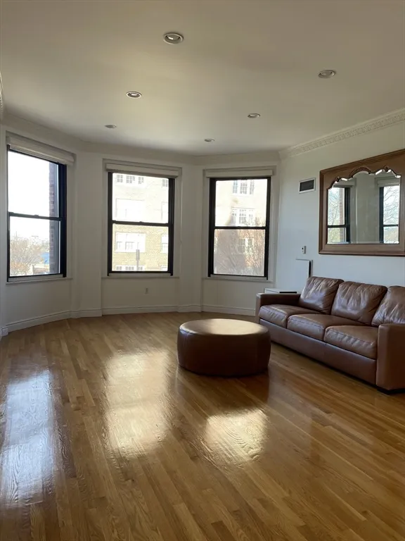2 bed, 2 bath apartment for rent at 4 Charlesgate E Unit 304, Back Bay — photo 3 of 24