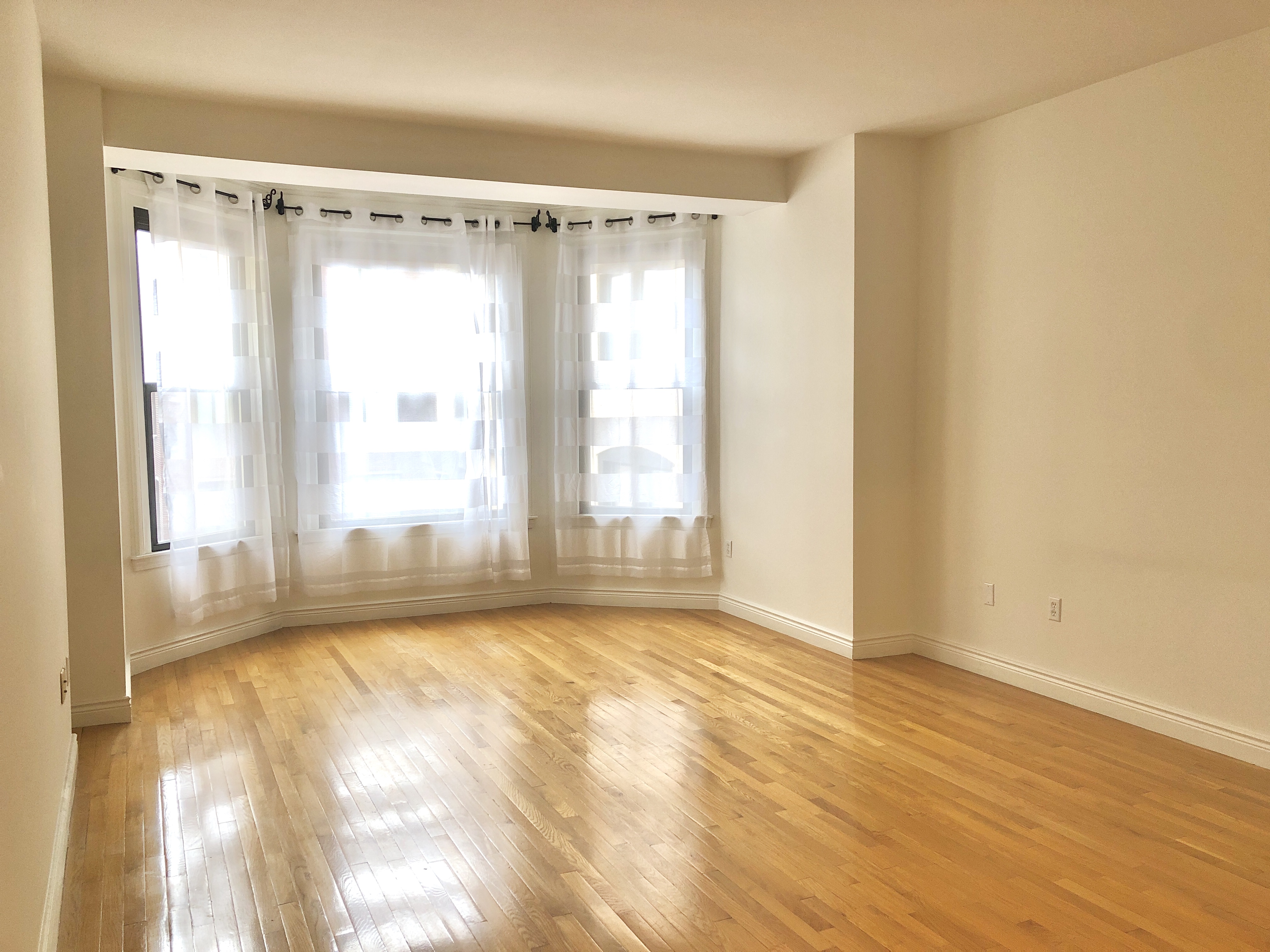 1 bed, 1 bath apartment for rent at 4 Charlesgate E Unit 37, Back Bay — photo 2 of 12