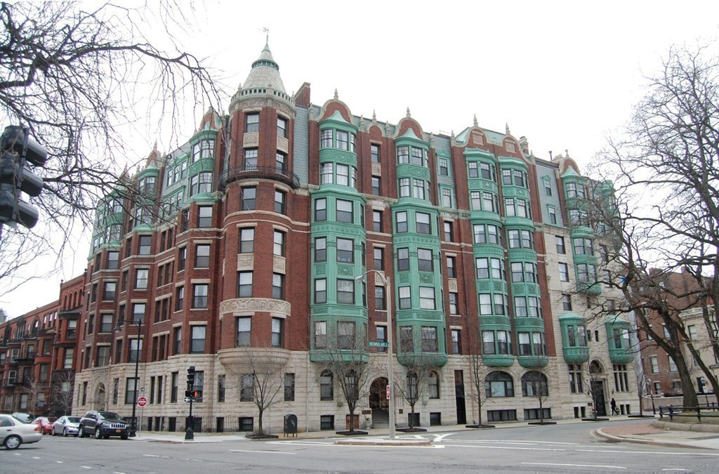 2 bed, 2 bath apartment for rent at 4 Charlesgate E Unit 405, Back Bay — photo 14 of 16