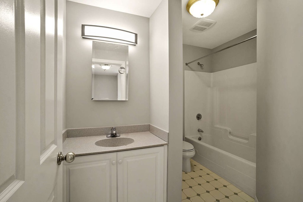 2 bed, 2 bath apartment for rent at 4 Charlesgate E Unit 405, Back Bay — photo 8 of 16