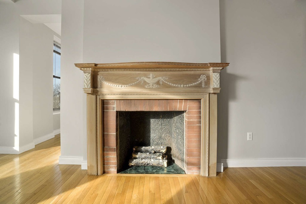 2 bed, 2 bath apartment for rent at 4 Charlesgate E Unit 405, Back Bay — photo 2 of 16