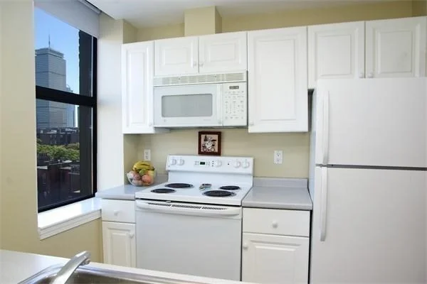 1 bed, 1 bath apartment for rent at 4 Charlesgate E Unit 602, Back Bay — photo 6 of 24