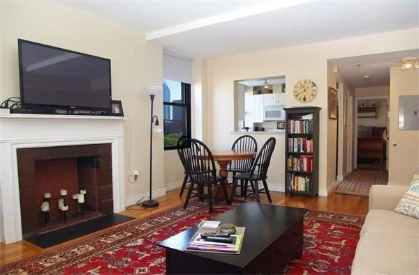 1 bed, 1 bath apartment for rent at 4 Charlesgate E Unit 602, Back Bay — photo 2 of 24