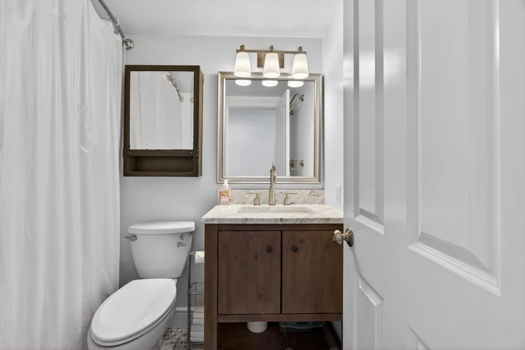 2 bed, 2 bath apartment for rent at 4 Charlesgate E Unit 701, Back Bay — photo 10 of 33