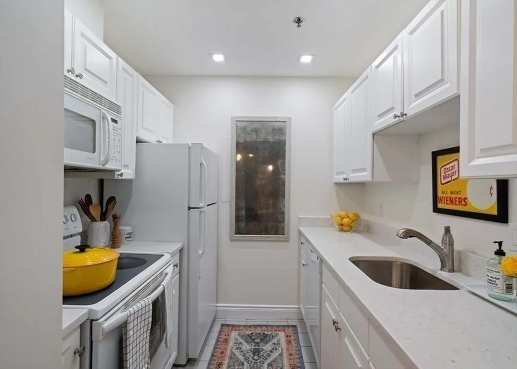 1 bed, 1 bath apartment for rent at 4 Charlesgate East Unit 103, Back Bay — photo 6 of 17