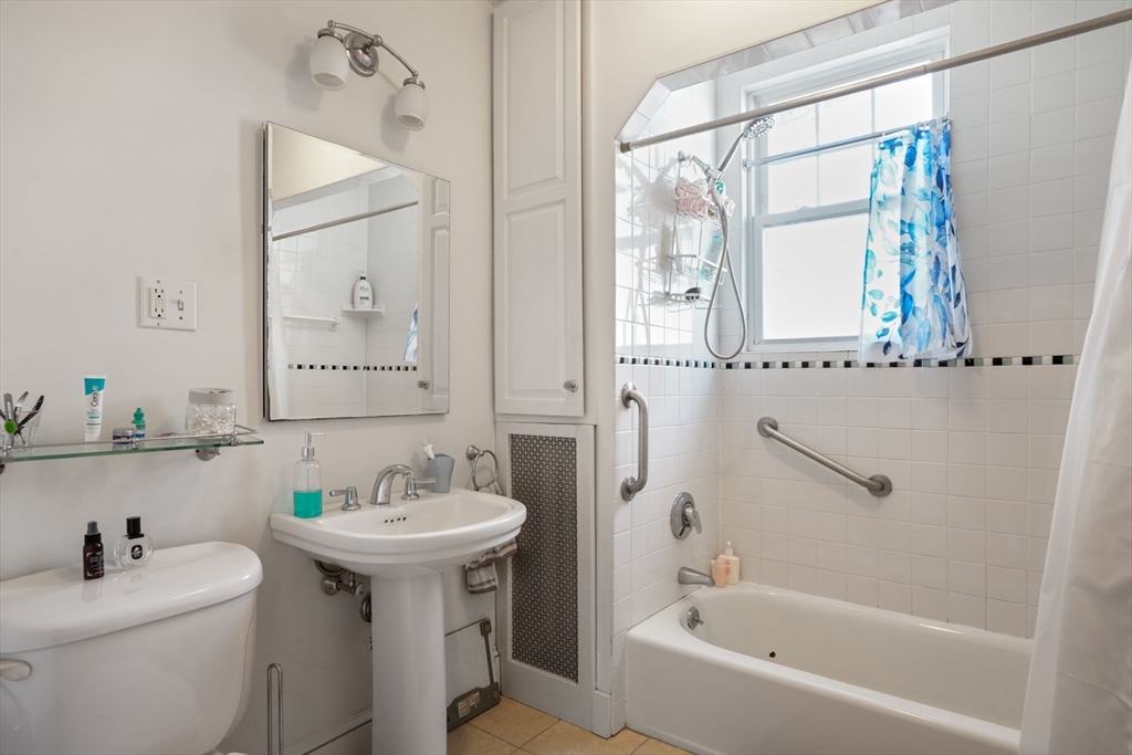 2 bed, 1 bath apartment for rent at 4 Chauncy Ter Unit 3, Neighborhood Nine — photo 6 of 8