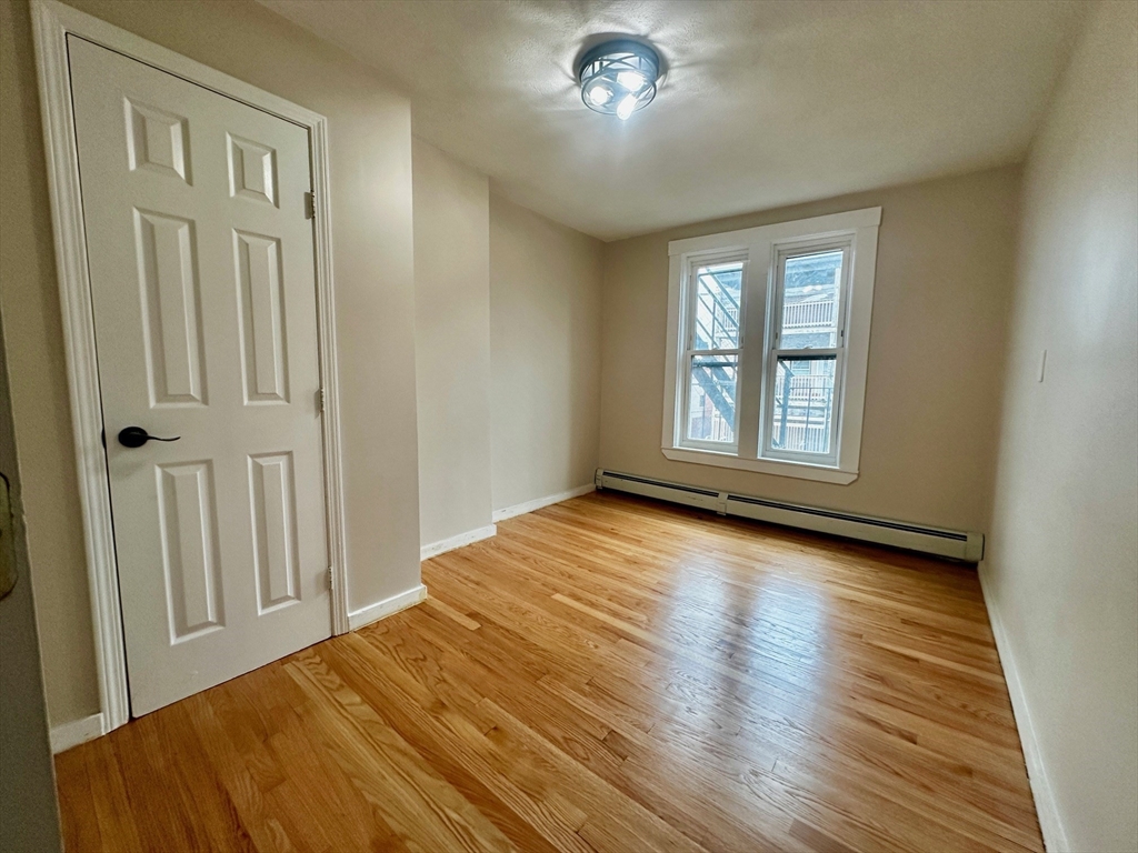 3 bed, 1 bath apartment for rent at 4 Chesterton St Unit 3, Roxbury — photo 3 of 9