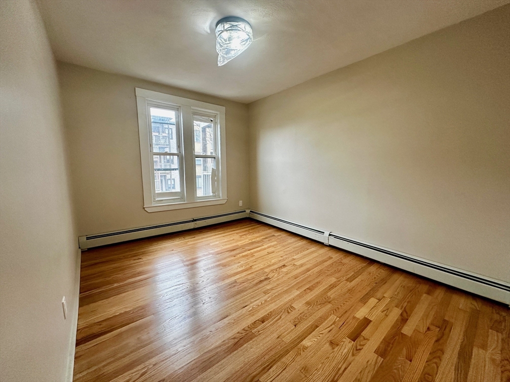 3 bed, 1 bath apartment for rent at 4 Chesterton St Unit 3, Roxbury — photo 6 of 9