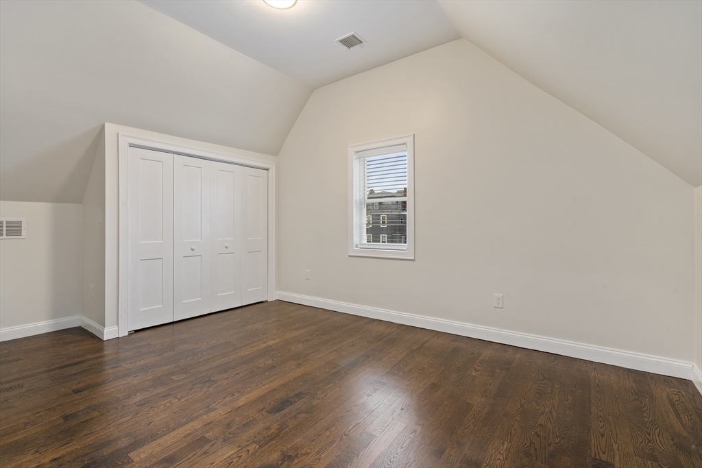 4 bed, 4 bath apartment for rent at 4 Chestnut Pl Unit 4, Brighton — photo 7 of 19