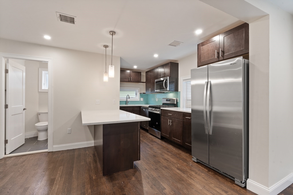 4 bed, 4 bath apartment for rent at 4 Chestnut Pl Unit 4, Brighton