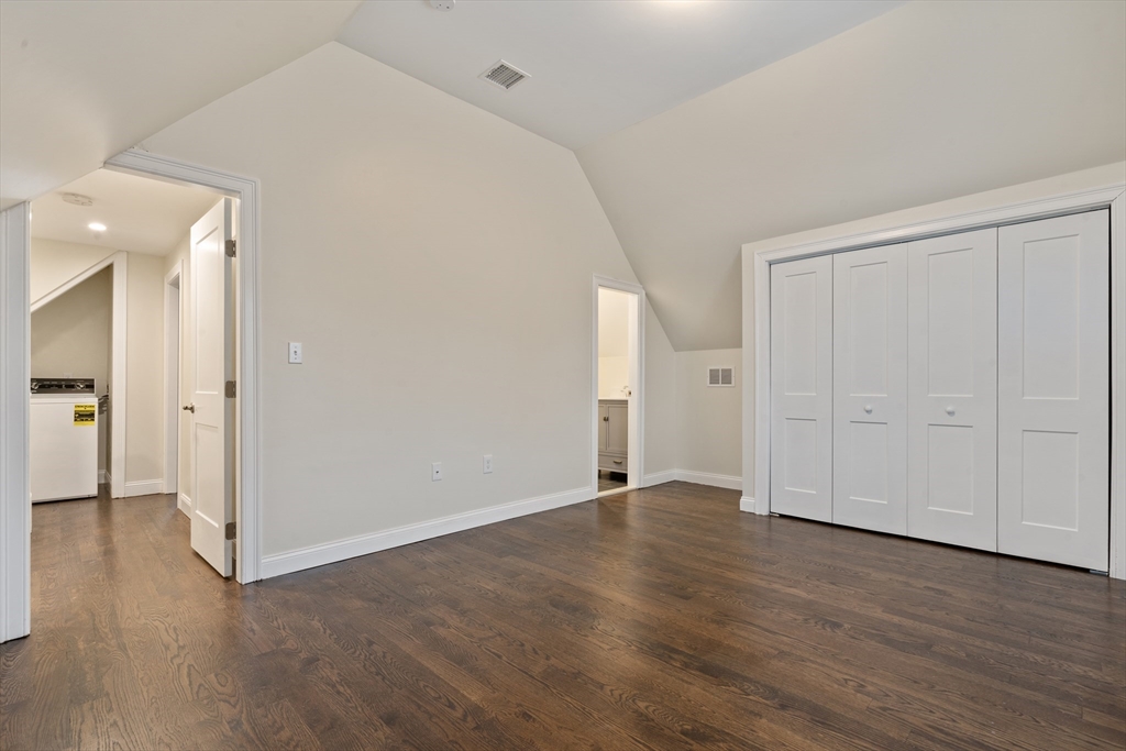4 bed, 4 bath apartment for rent at 4 Chestnut Pl Unit 4, Brighton — photo 10 of 19