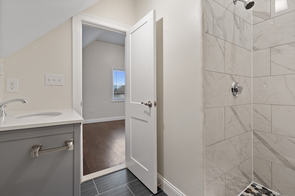 4 bed, 4 bath apartment for rent at 4 Chestnut Pl Unit 4, Brighton — photo 12 of 19