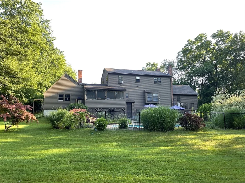 3 bed, 2 bath apartment for rent at 4 Chestnut St, Hopkinton