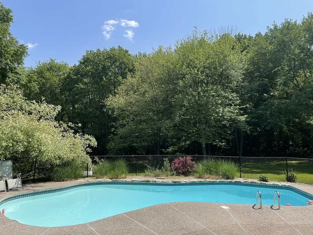 3 bed, 2 bath apartment for rent at 4 Chestnut St, Hopkinton — photo 16 of 20