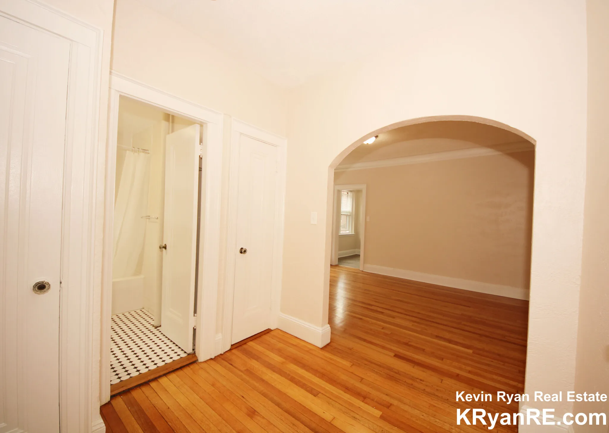 Studio bed, 1 bath apartment for rent at 4 Chiswick Rd Unit 24, Brighton — photo 5 of 9