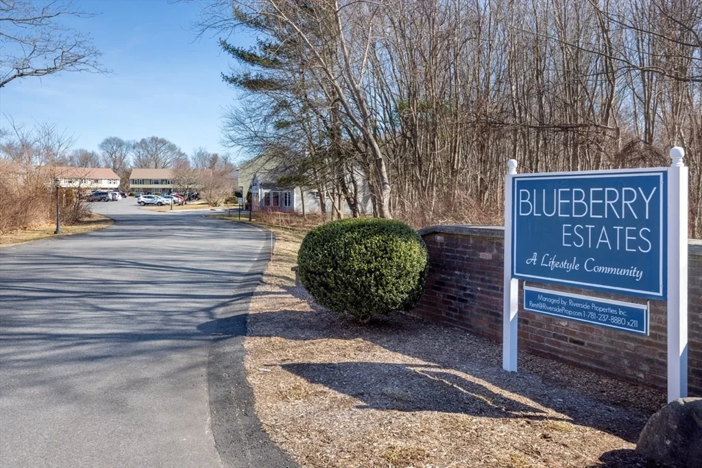 2 bed, 1 bath apartment for rent at 4 Cicero Drive(55 Plus) Unit 3, Upper Four Corners — photo 3 of 33