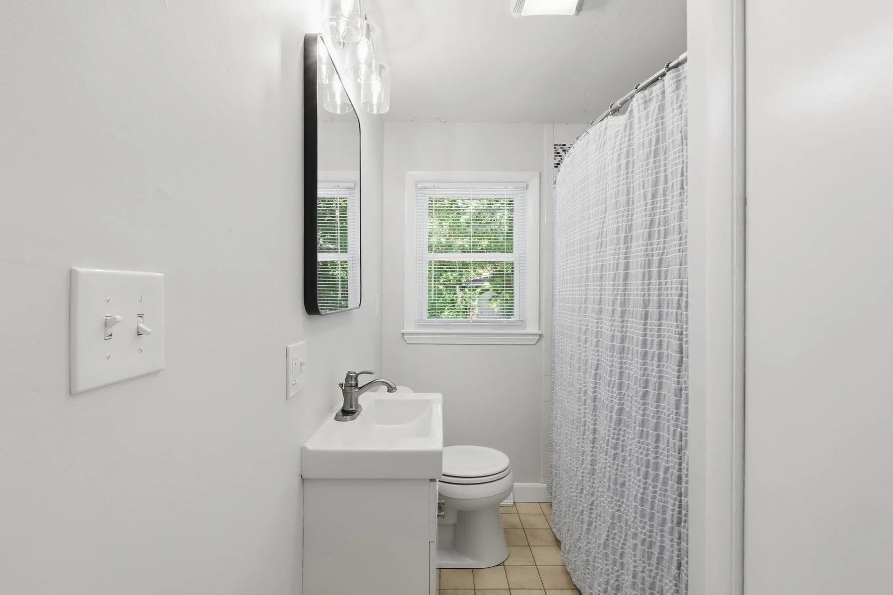 2 bed, 1 bath apartment for rent at 4 Claire, Amesbury — photo 9 of 12