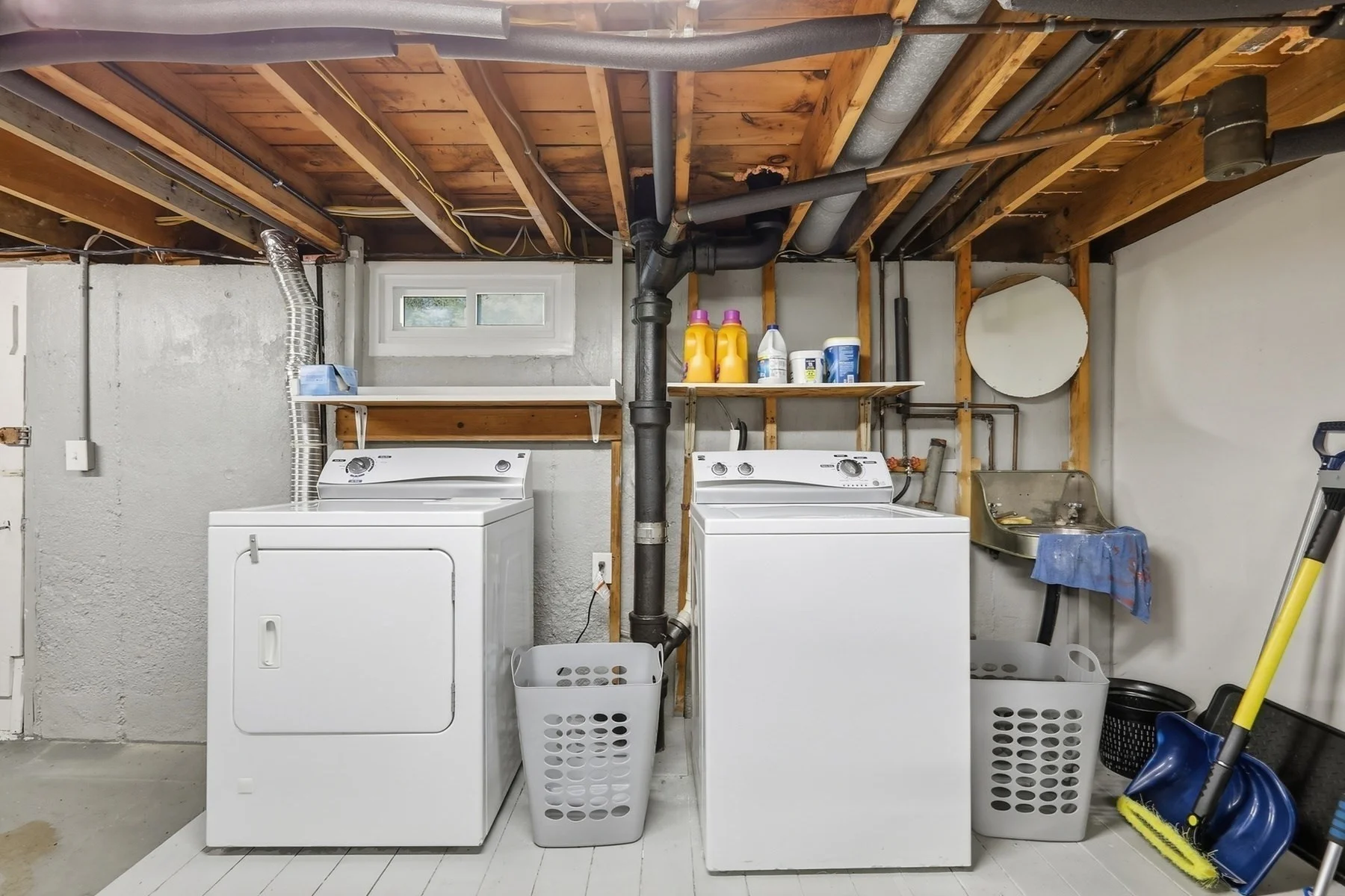 2 bed, 1 bath apartment for rent at 4 Claire, Amesbury — photo 10 of 12