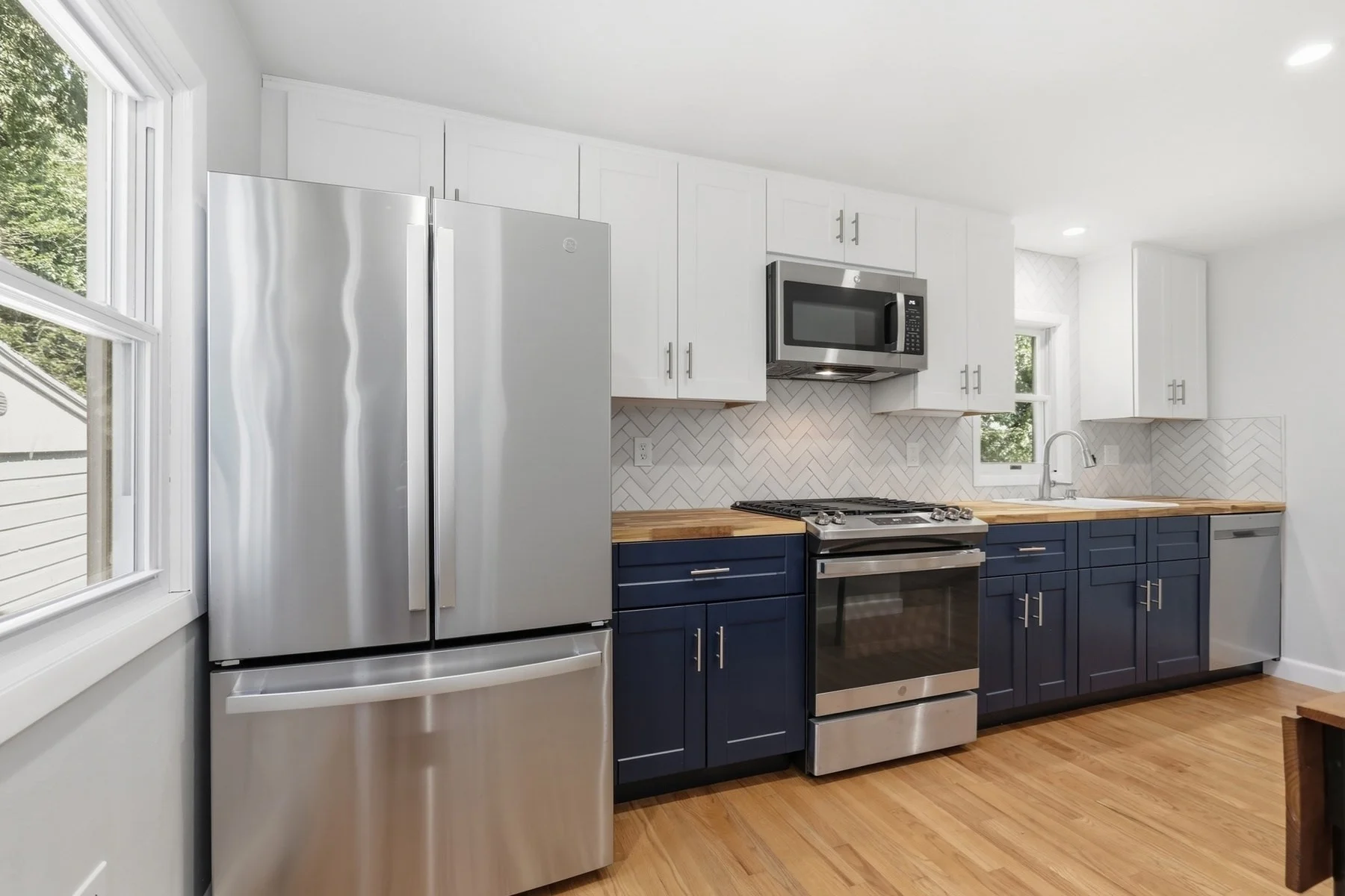 2 bed, 1 bath apartment for rent at 4 Claire, Amesbury — photo 2 of 12