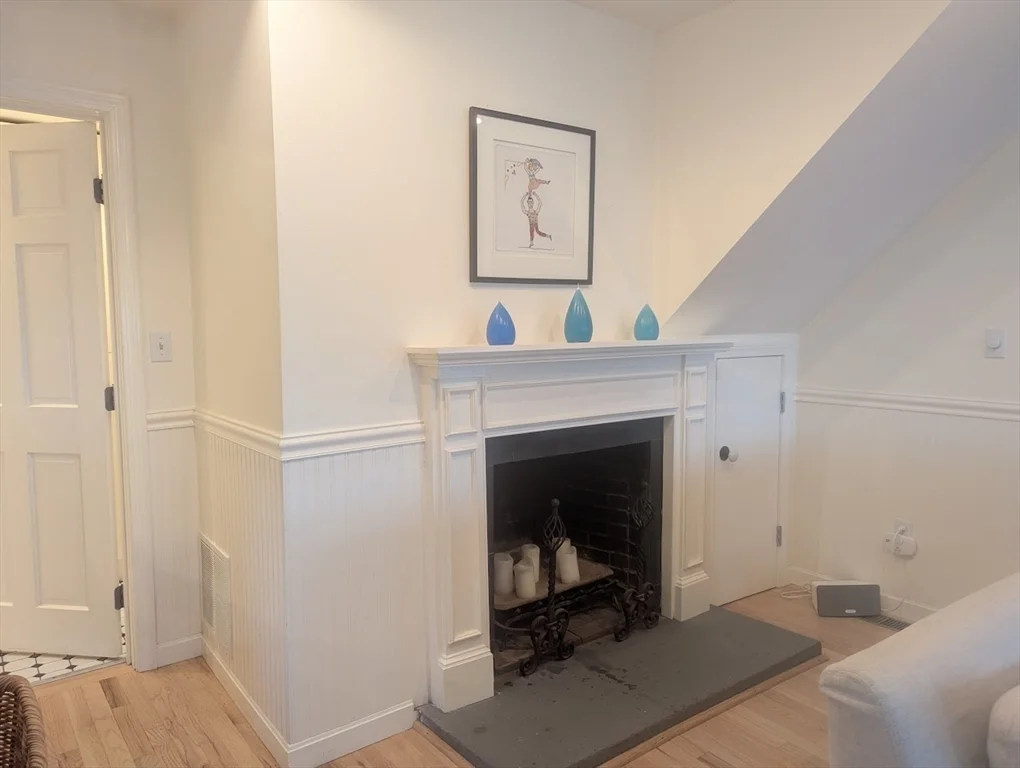 2 bed, 1 bath apartment for rent at 4 Cliff Rd Unit -, Little Neck — photo 6 of 17