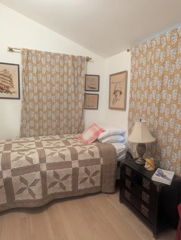 2 bed, 1 bath apartment for rent at 4 Cliff Rd Unit -, Little Neck — photo 7 of 17