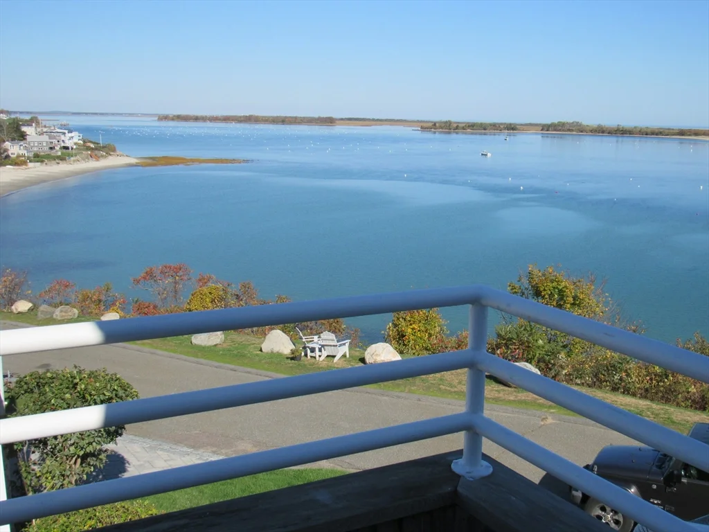 2 bed, 1 bath apartment for rent at 4 Cliff Rd Unit -, Little Neck — photo 16 of 17