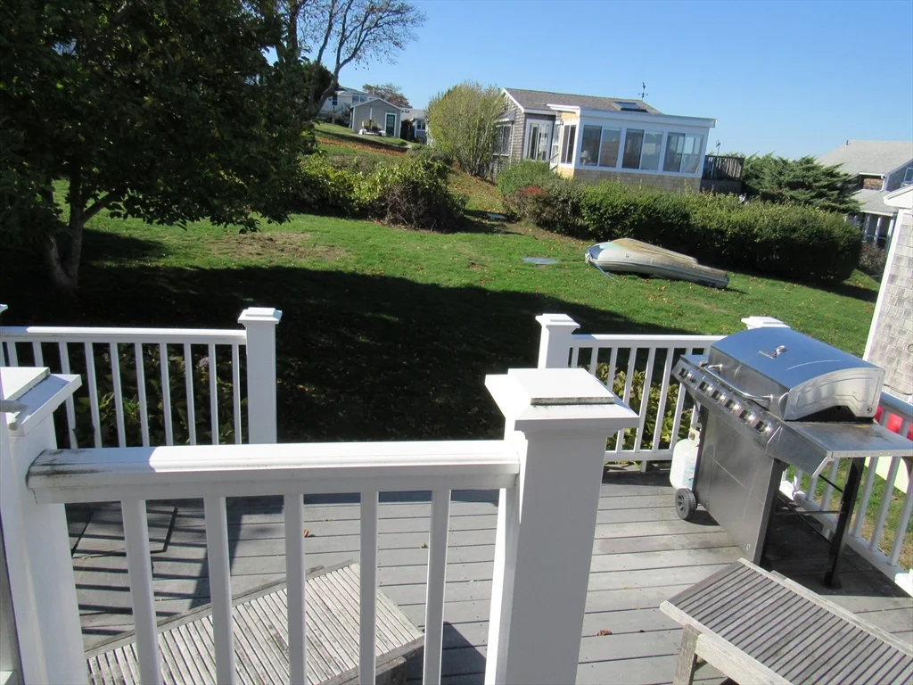 2 bed, 1 bath apartment for rent at 4 Cliff Rd Unit -, Little Neck — photo 17 of 17