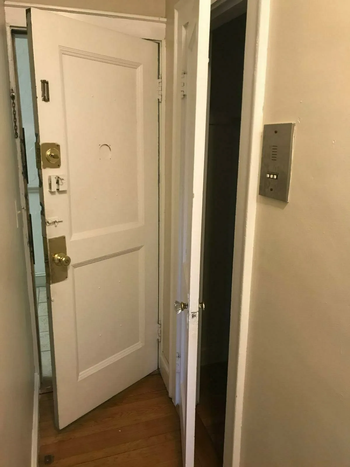 Studio bed, 1 bath apartment for rent at 4 Cogswell Ave Unit 4, North Cambridge — photo 2 of 8