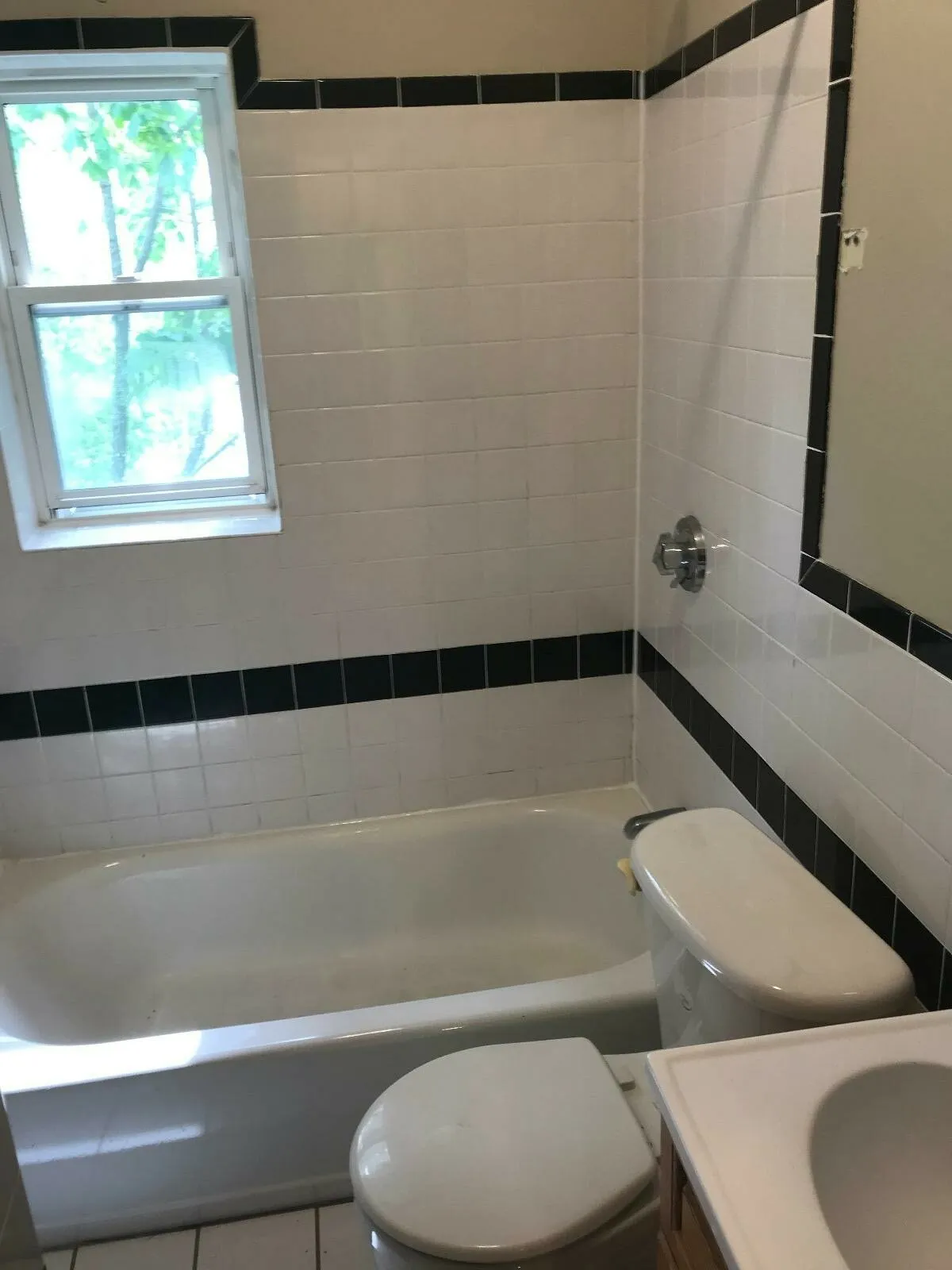 Studio bed, 1 bath apartment for rent at 4 Cogswell Ave Unit 4, North Cambridge — photo 5 of 8