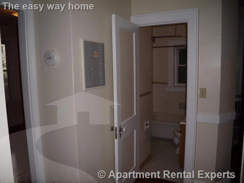 Studio bed, 1 bath apartment for rent at 4 Cogswell Ave Unit 7, North Cambridge — photo 8 of 9