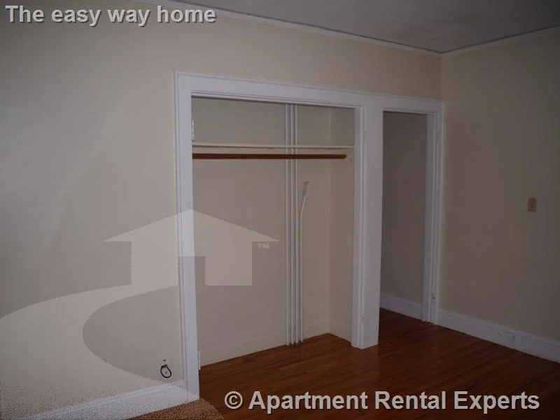 Studio bed, 1 bath apartment for rent at 4 Cogswell Ave Unit 7, North Cambridge — photo 5 of 9