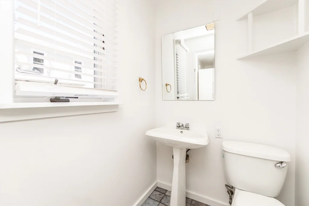 2 bed, 1 bath apartment for rent at 4 Cogswell Pl Unit 0, North Cambridge — photo 13 of 29