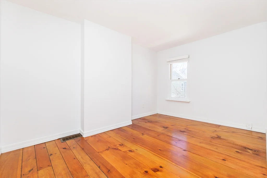 2 bed, 1 bath apartment for rent at 4 Cogswell Pl Unit 0, North Cambridge — photo 3 of 29