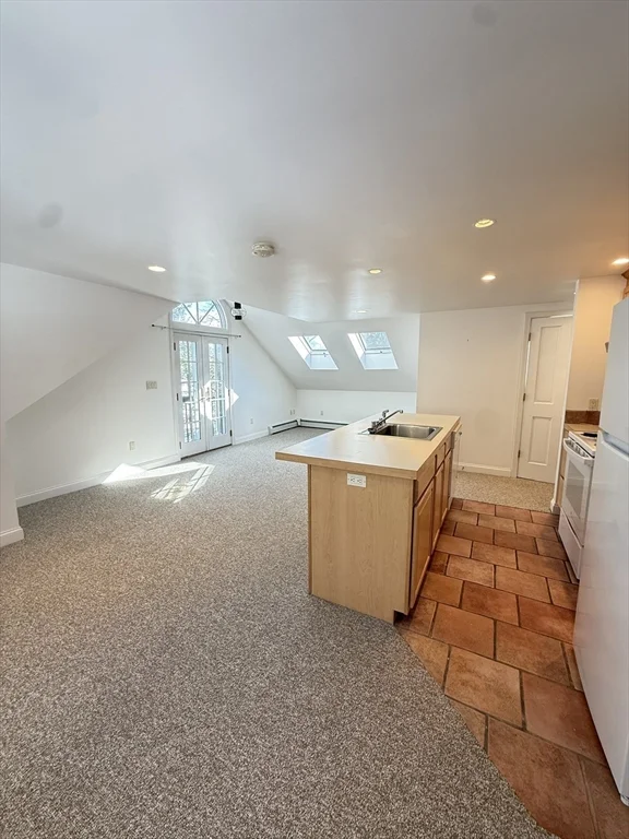 1 bed, 1 bath apartment for rent at 4 Cogswell St Unit 1, Ipswich — photo 3 of 12