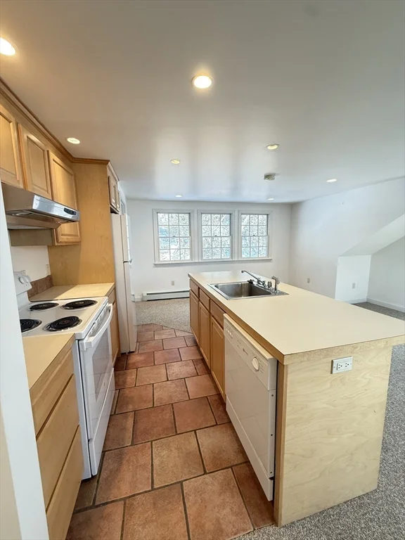 1 bed, 1 bath apartment for rent at 4 Cogswell St Unit 1, Ipswich — photo 4 of 12