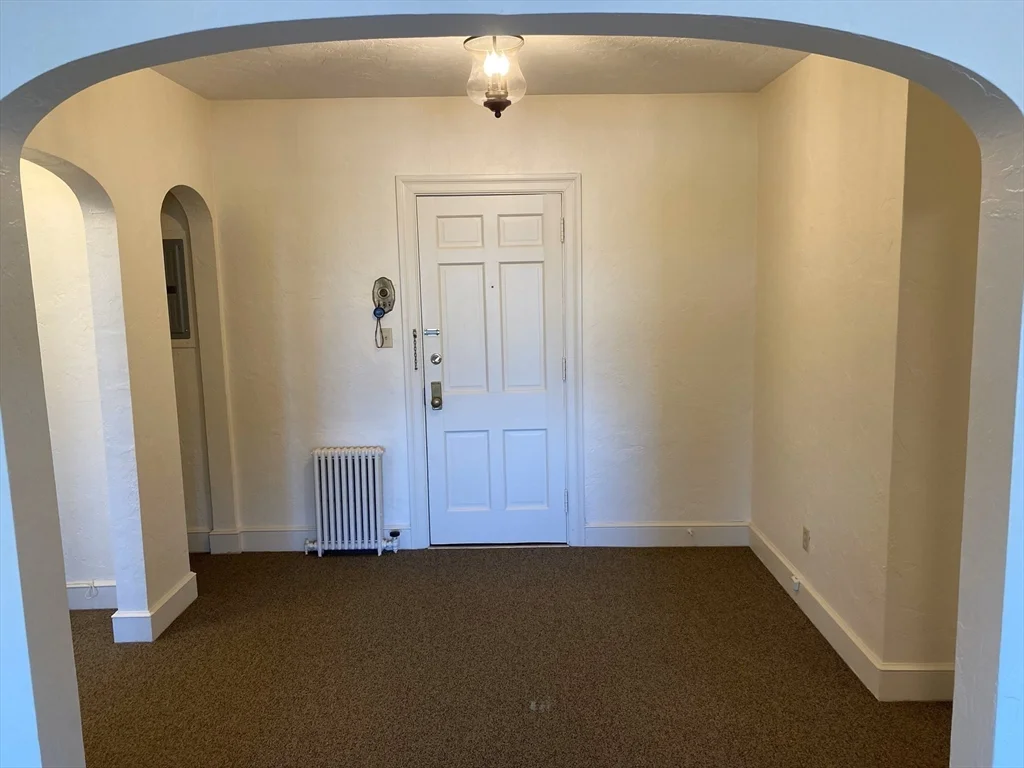 1 bed, 1 bath apartment for rent at 4 Columbian St Unit 10, Columbian Square — photo 3 of 16