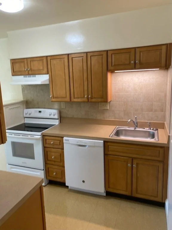 1 bed, 1 bath apartment for rent at 4 Columbian St Unit 6, Weymouth — photo 9 of 12