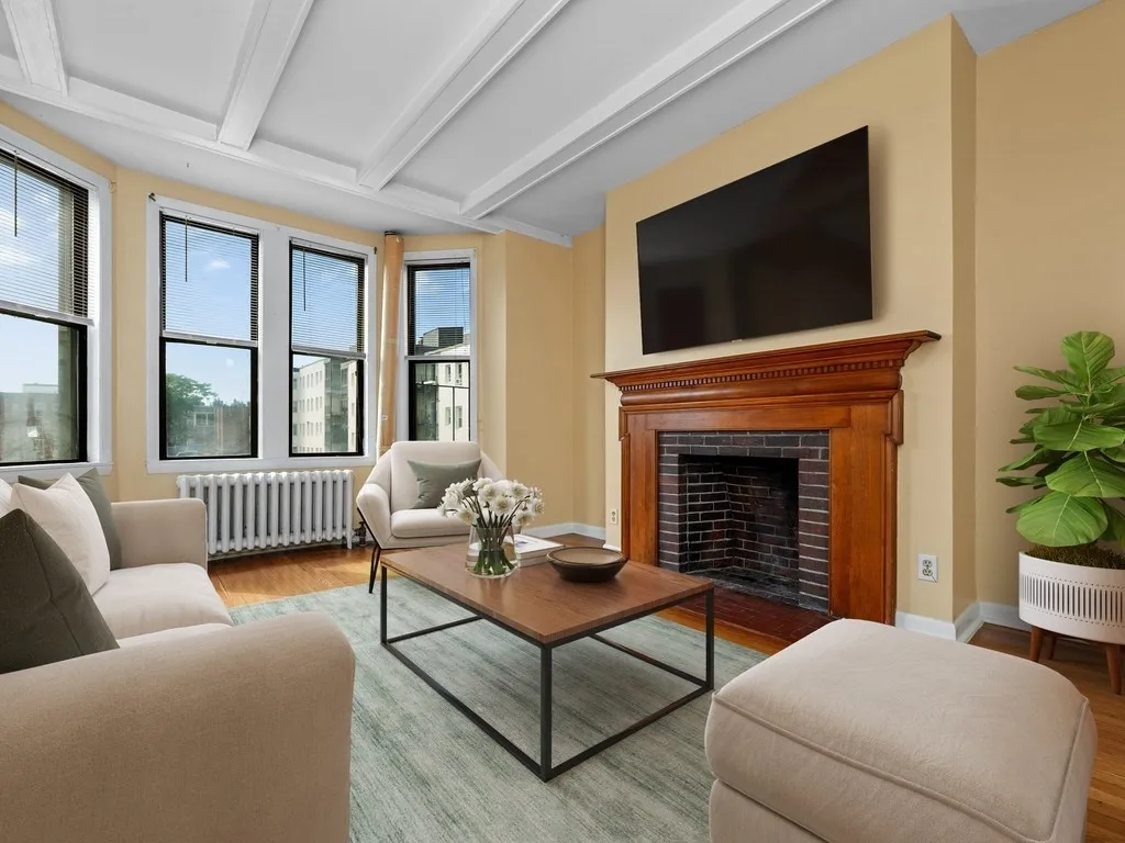 1 bed, 1 bath apartment for rent at 4 Commonwealth Ct Unit 14, Brighton — photo 2 of 11