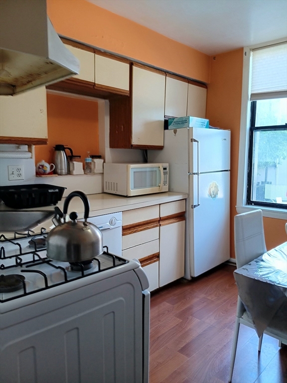 1 bed, 1 bath apartment for rent at 4 Commonwealth Ct Unit 7, Brighton — photo 5 of 15