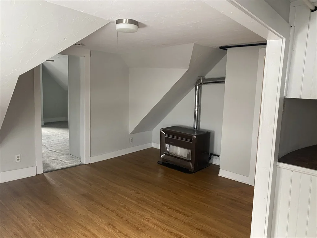 2 bed, 1 bath apartment for rent at 4 Coral Unit 3, Millbury — photo 6 of 9