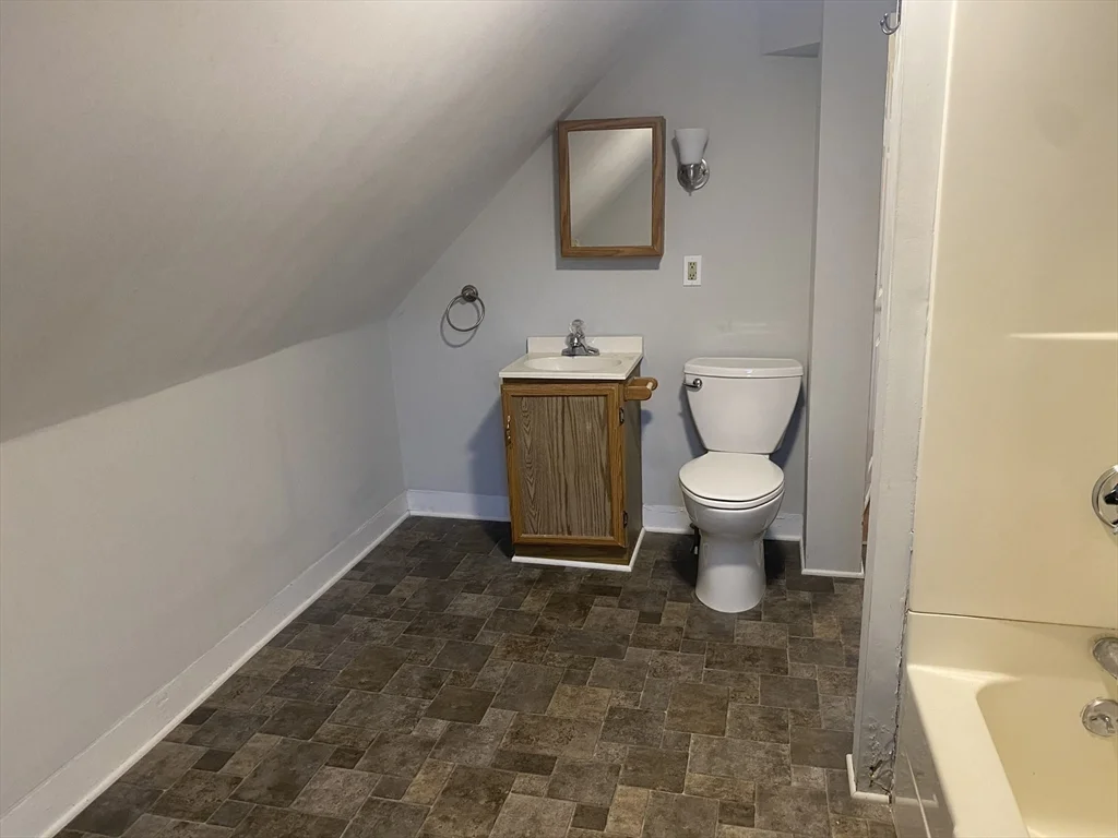 2 bed, 1 bath apartment for rent at 4 Coral Unit 3, Millbury — photo 9 of 9
