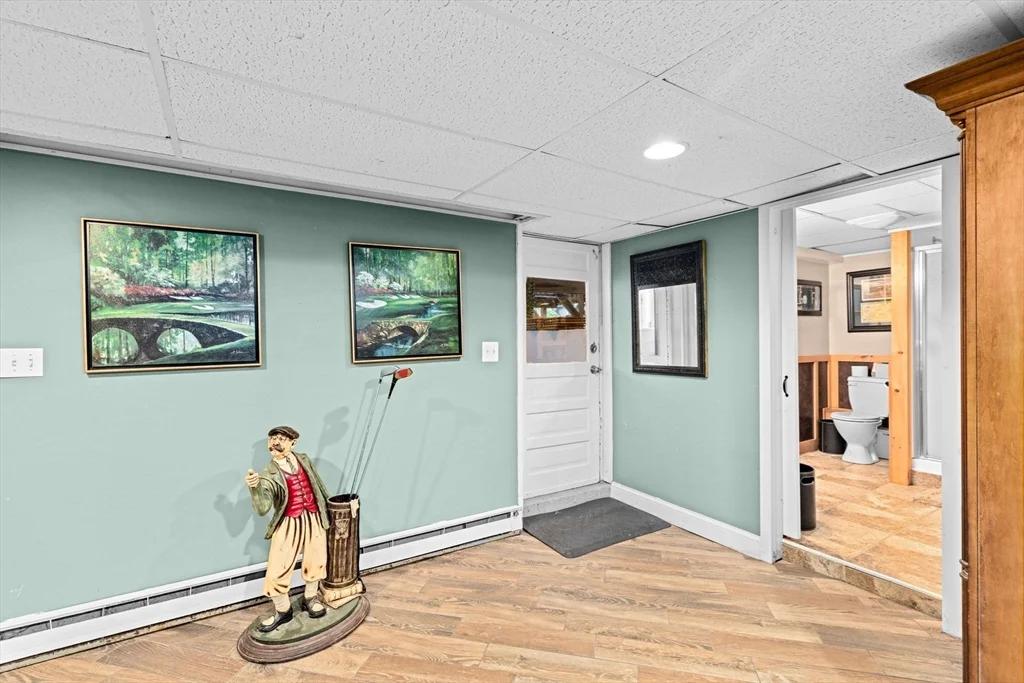 4 bed, 2 bath apartment for rent at 4 Country Dr, South Hingham — photo 21 of 37