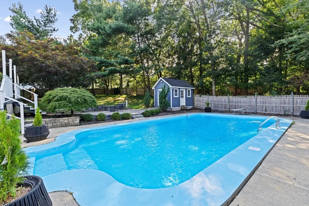 4 bed, 2 bath apartment for rent at 4 Country Dr, South Hingham — photo 35 of 37