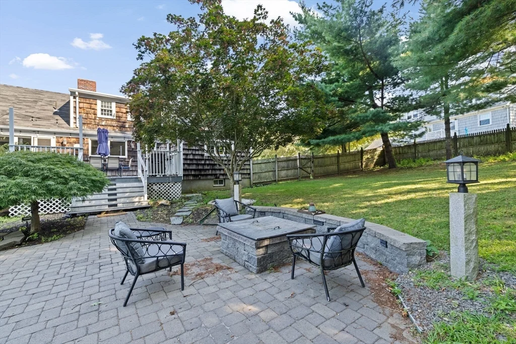 4 bed, 2 bath apartment for rent at 4 Country Dr, South Hingham — photo 31 of 37