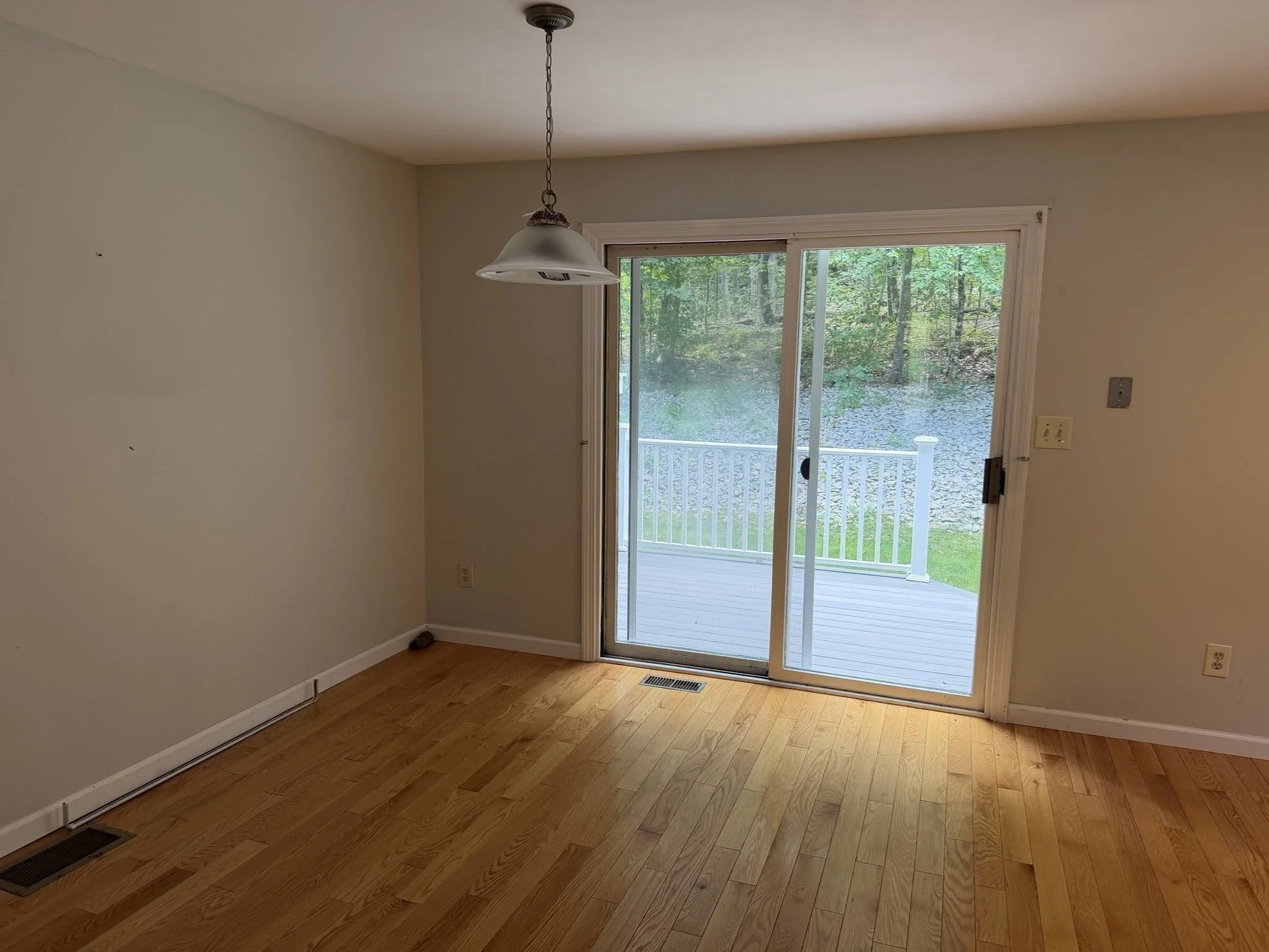 2 bed, 1 bath apartment for rent at 4 Country Hollow Ln Unit 4, Zip 01832 — photo 6 of 18