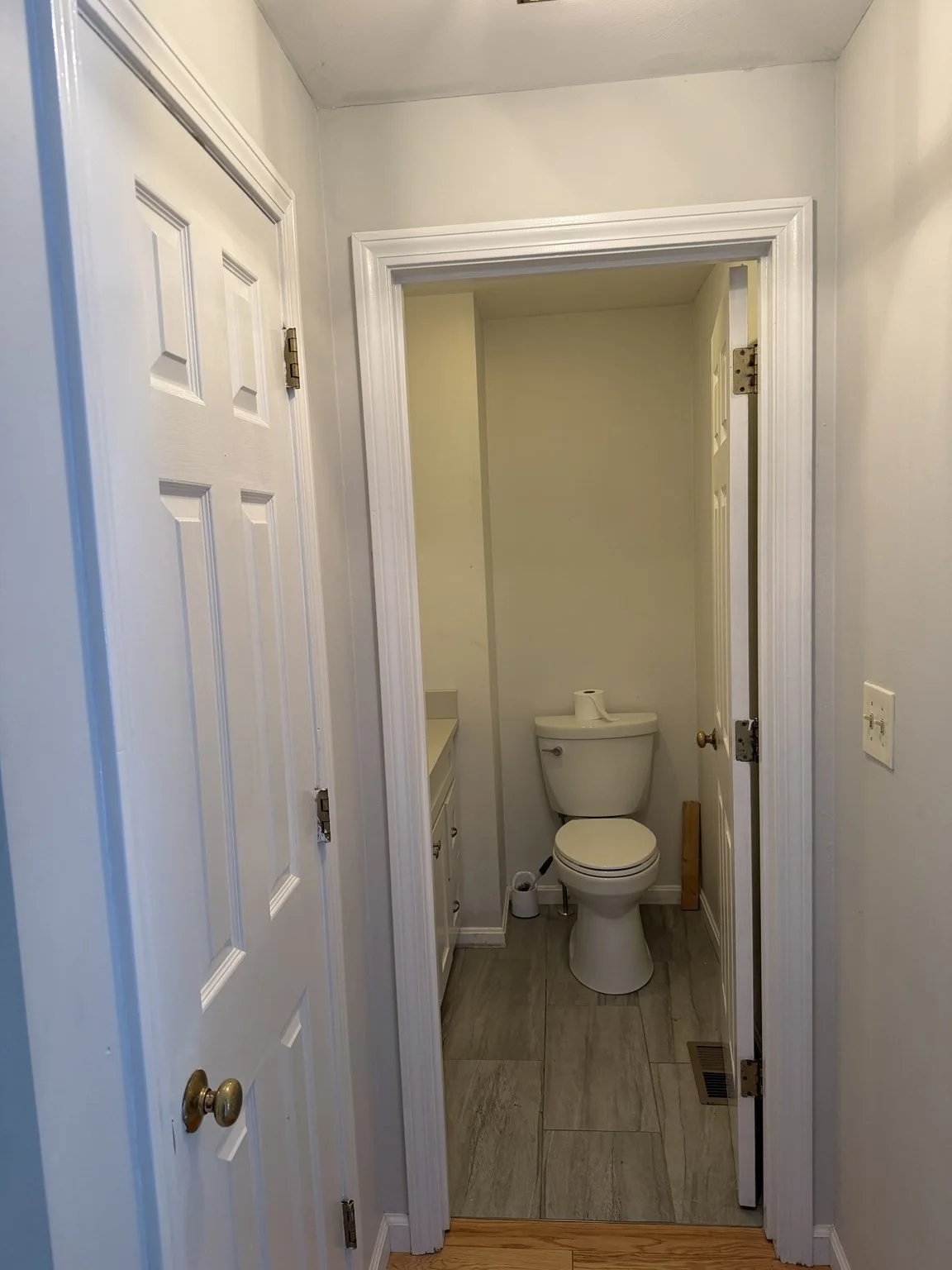 2 bed, 1 bath apartment for rent at 4 Country Hollow Ln Unit 4, Zip 01832 — photo 4 of 18