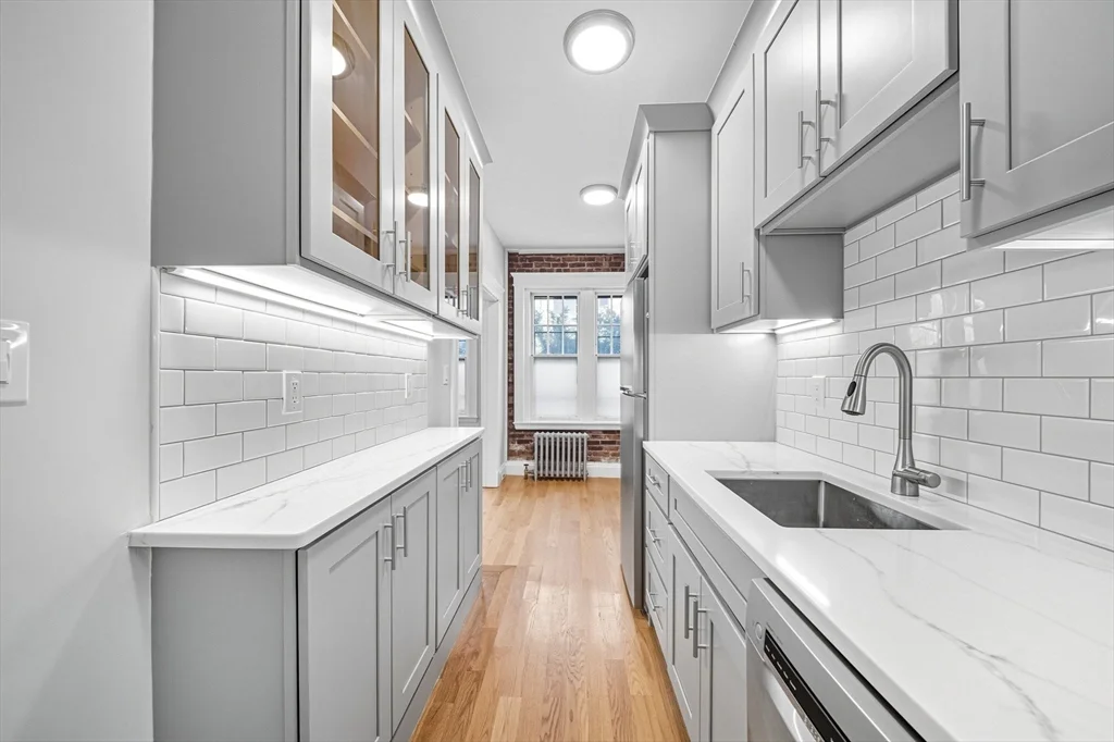 1 bed, 1 bath apartment for rent at 4 Crawford St Unit U4, Mid Cambridge