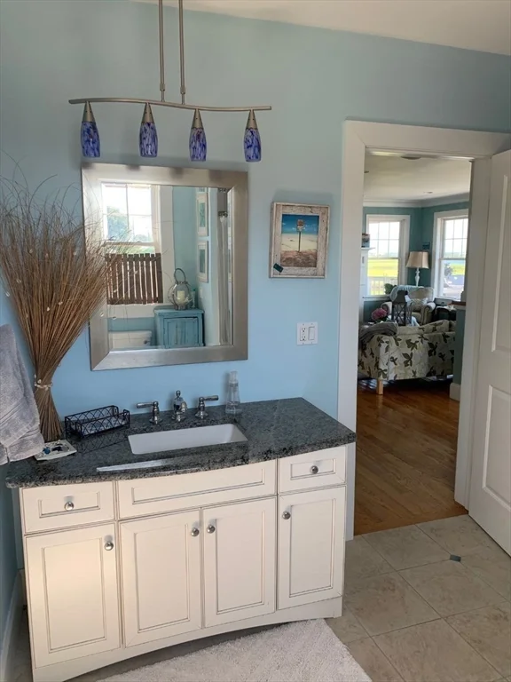 3 bed, 2 bath apartment for rent at 4 Creek St Unit 4, Mattapoisett — photo 8 of 17