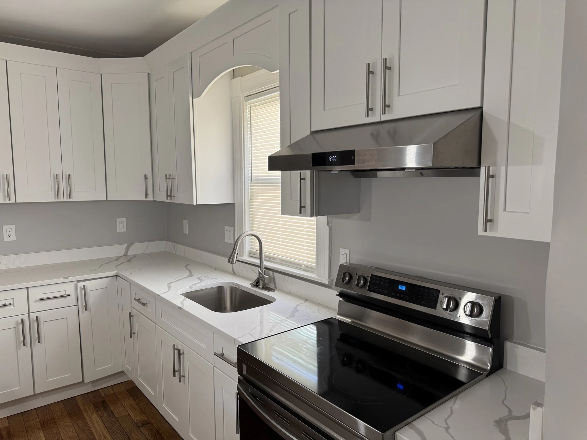 3 bed, 1 bath apartment for rent at 4 Creston Park Unit 3, Dorchester — photo 4 of 19