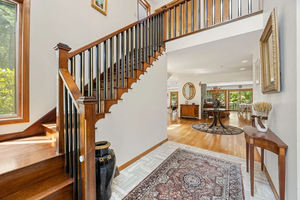 3 bed, 2 bath apartment for rent at 4 Crestview Ln, Milton — photo 17 of 35